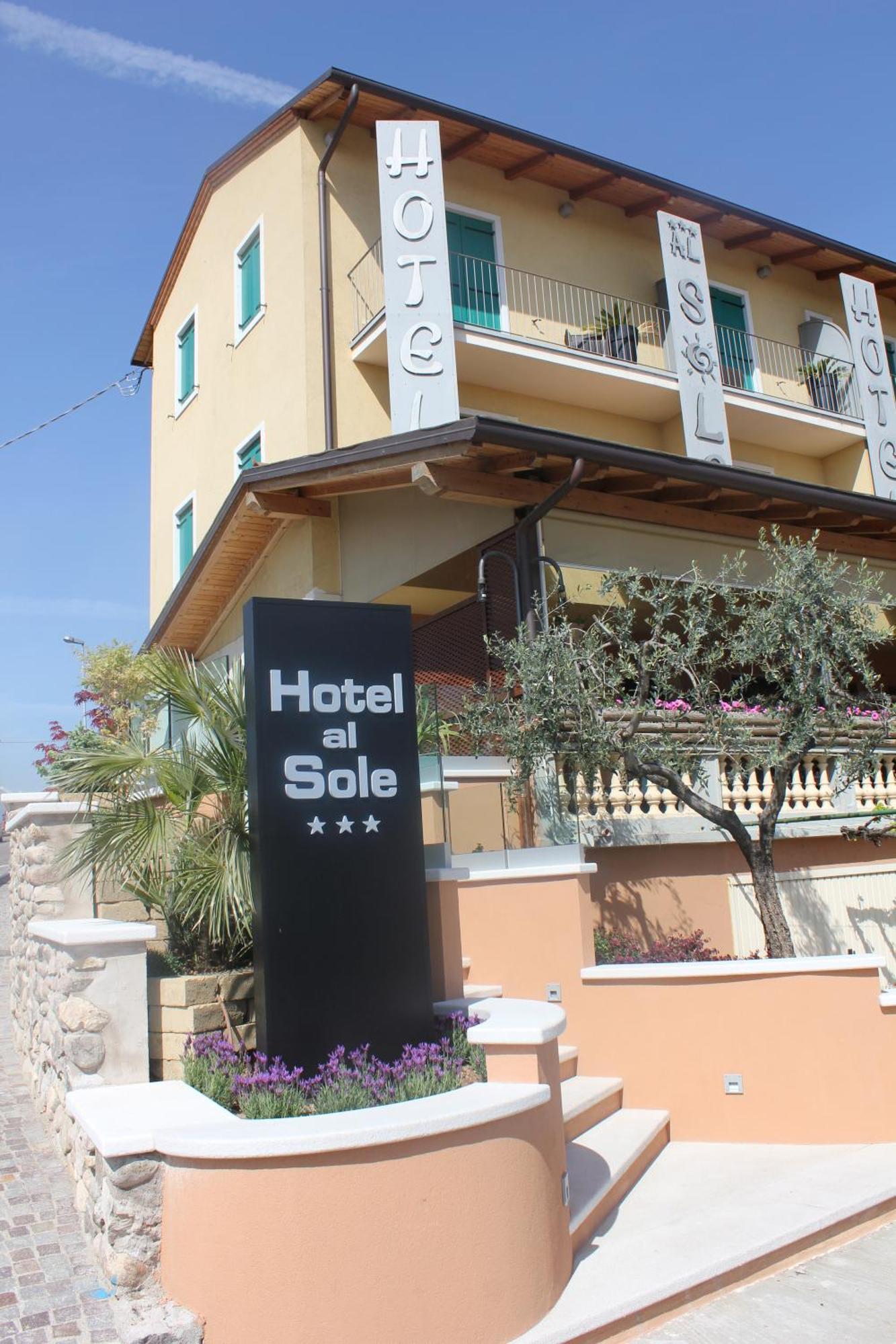 Hotel Al Sole - Enjoy Holiday カヴァイオーン・ヴェロネーゼ エクステリア 写真