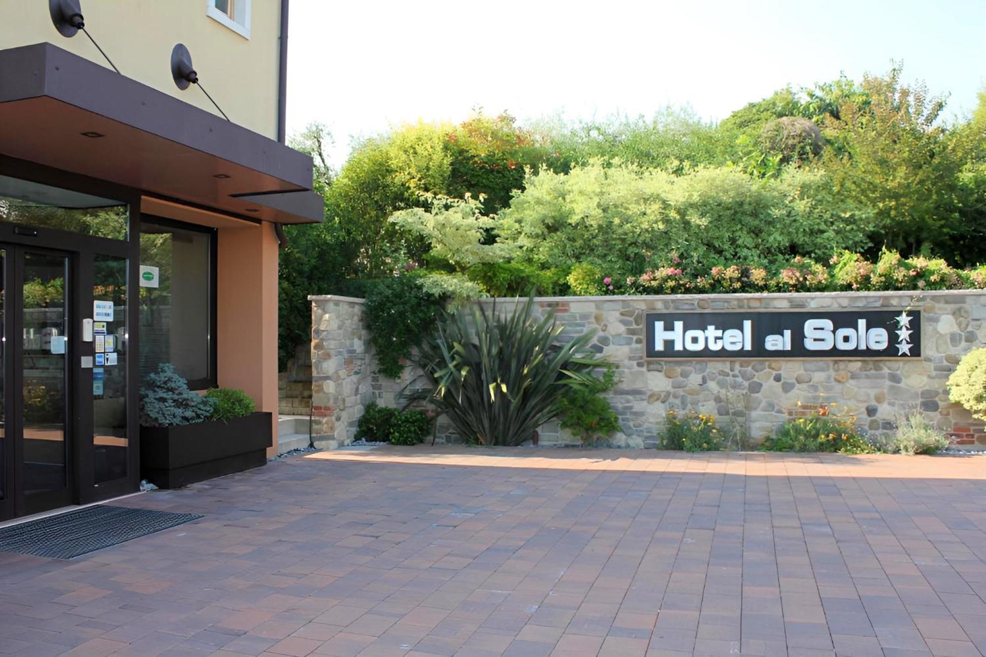 Hotel Al Sole - Enjoy Holiday カヴァイオーン・ヴェロネーゼ エクステリア 写真