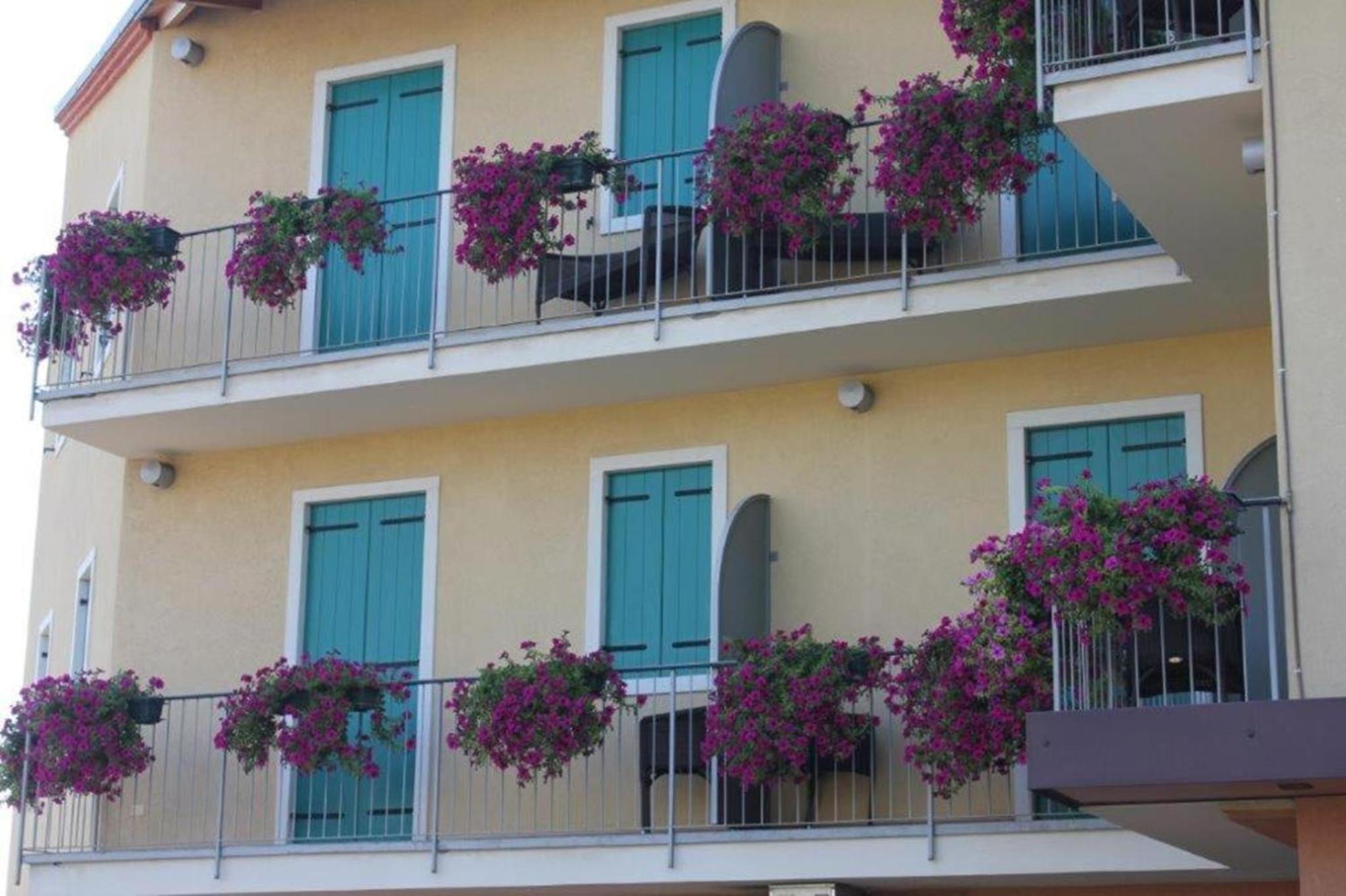 Hotel Al Sole - Enjoy Holiday カヴァイオーン・ヴェロネーゼ エクステリア 写真