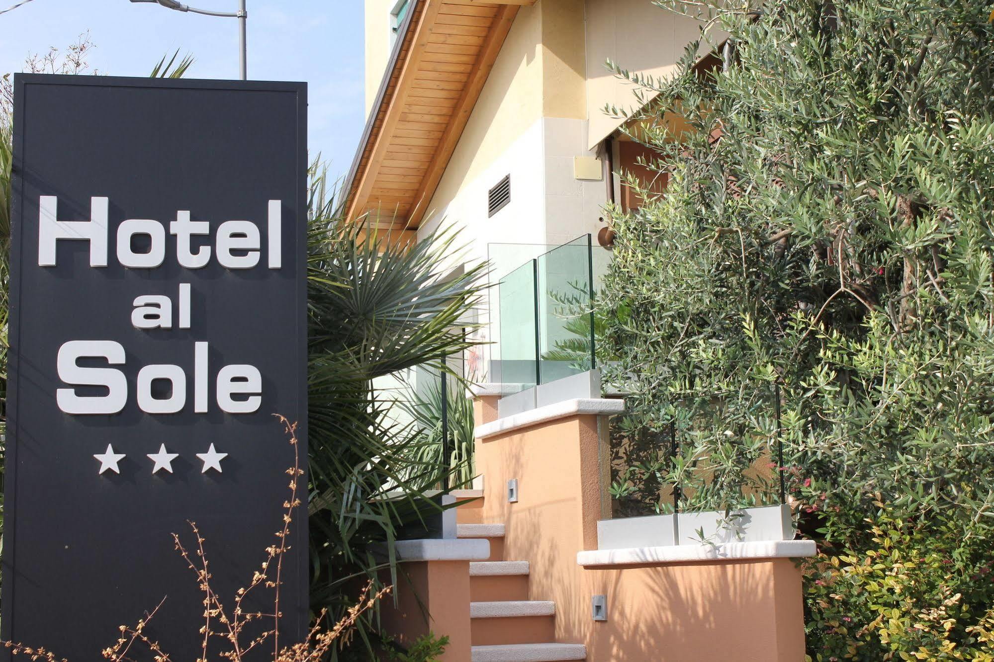 Hotel Al Sole - Enjoy Holiday カヴァイオーン・ヴェロネーゼ エクステリア 写真